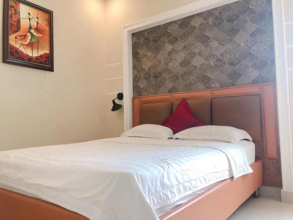 Royal Hotel Ho Chi Minh City Exterior photo